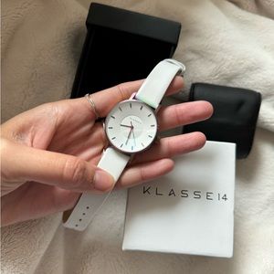 Klasse14 White Watch with Iridescent Outline